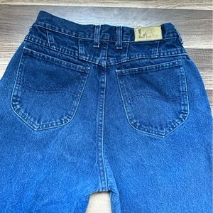 Vintage Lee jeans in perfect condition vintage measurements shown in pictures